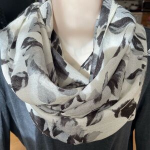 J. Jill Black and White Floral Infinity Scarf 2% Wool NWOT